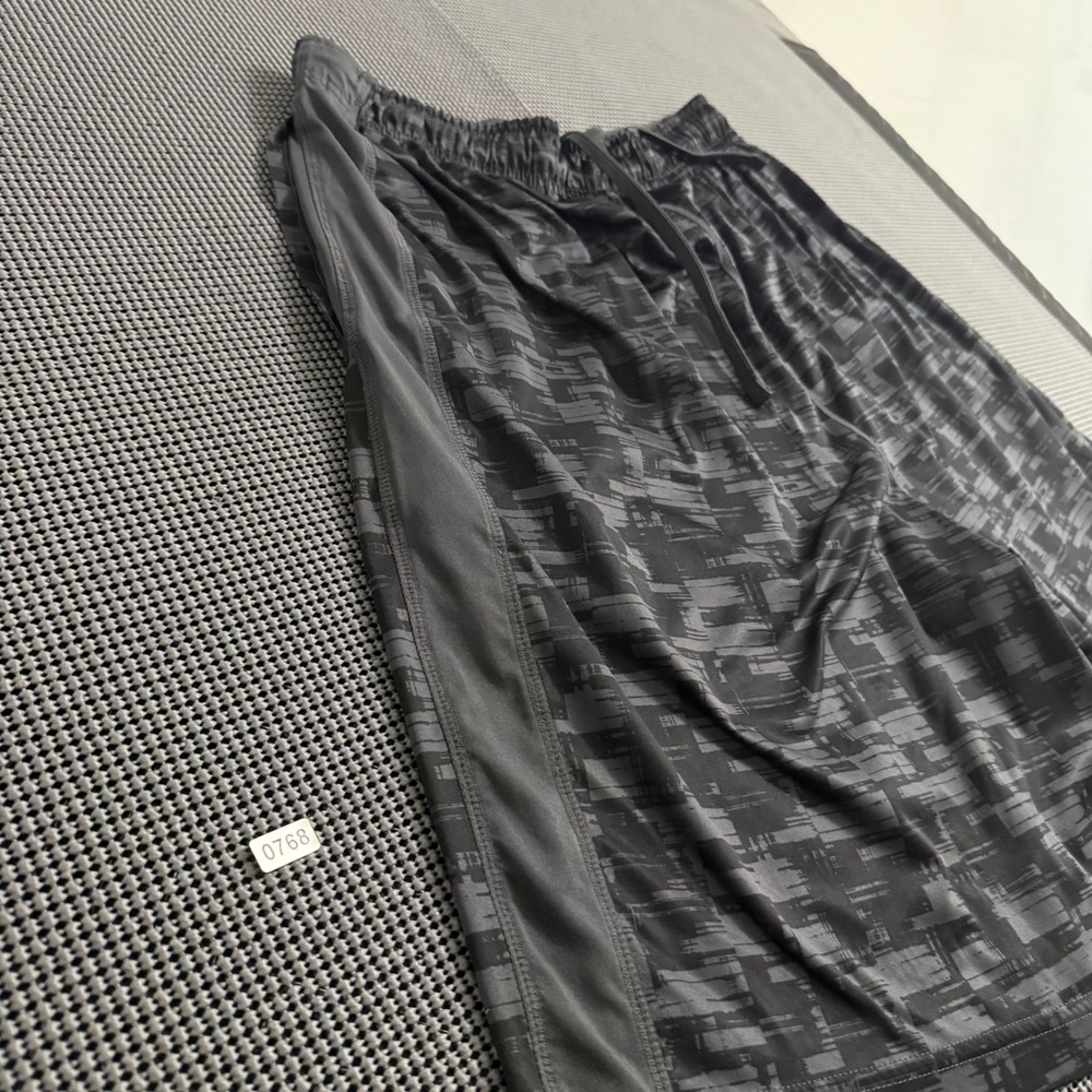 Nike Mens Dri-FIT Basketball Shorts XL Grey Black Glitch Print Training 0768 - Picture 2 of 7